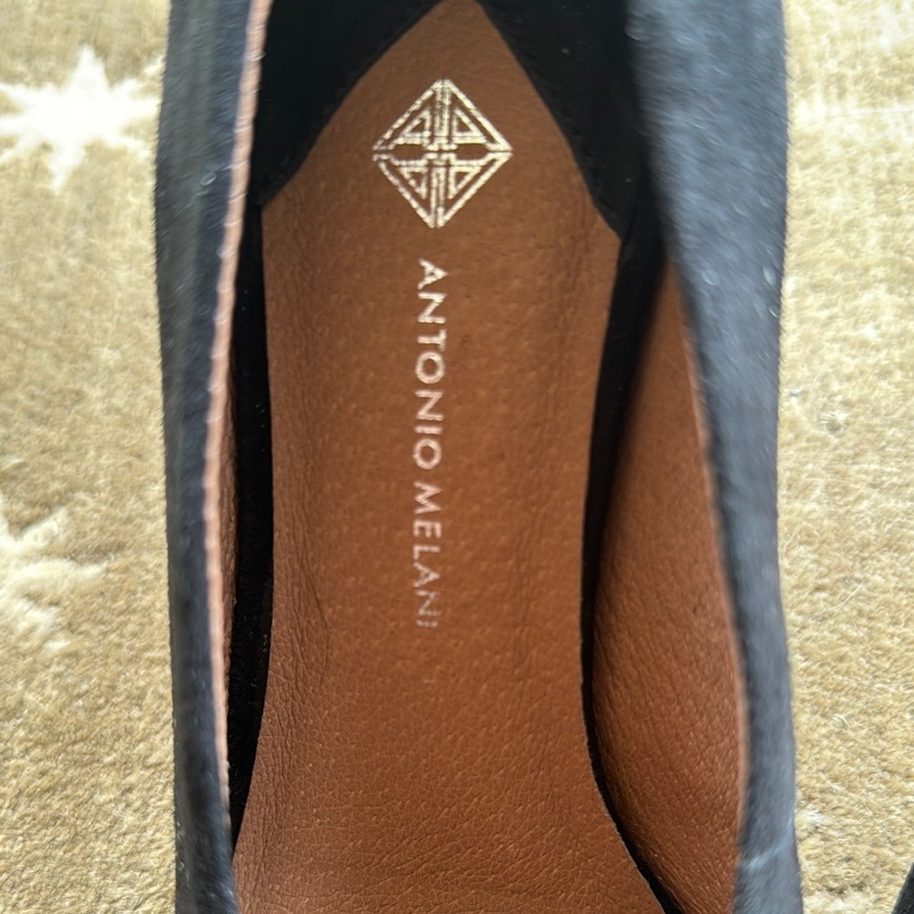 Antonio Melani Black Heels Classic Pumps - Picture 8 of 9
